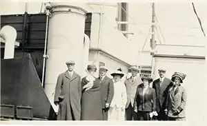Chronicle Prints: RMS Titanic - Titanic passengers rescued by Carpathia
