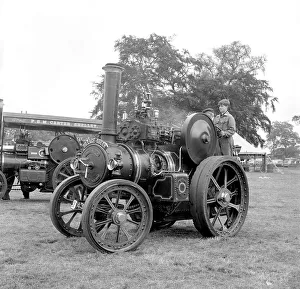 Robey Prints: Robey Tractor number: 33957, Village Queen