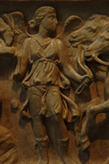 Antonine Gallery: Roman Art. Relief of a sarcophagus depicting the myth of End