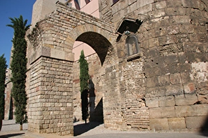 Images Dated 17th June 2005: Roman Art. Ruins ot the roman wall and two arches from the a