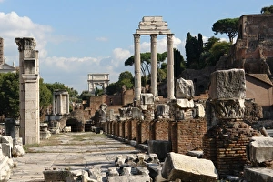 Images Dated 8th October 2008: Roman Forum with Arch of Titus, Rome, Italy