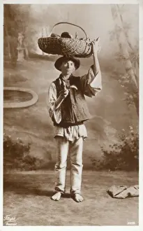 Pastries Prints: Romania - Bakers Assistant