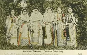 Images Dated 23rd June 2011: Romanian women from Campulung