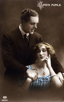 Images Dated 20th September 2017: Romantic Postcard