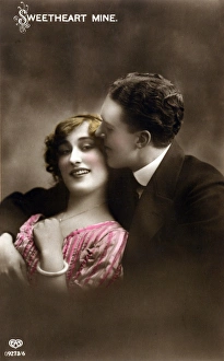 Images Dated 20th September 2017: Romantic Postcard