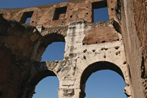 Images Dated 14th August 2005: Rome. The Colosseum. Italy