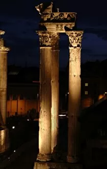 Images Dated 21st April 2009: Rome. Roman Forum. Night view of the Temple of Concord