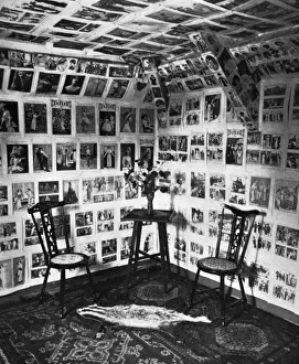 Cuttings Prints: Room decorated with The Tatler