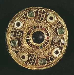 Frenchwoman Collection: Round brooch (gold & cloisonne enamel). (7th century)