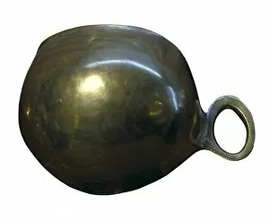 Pontevedra Collection: Round golden jug with a handle (1000-1500 BF)
