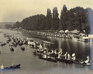 Images Dated 5th August 2016: Rowing regatta, c.1912