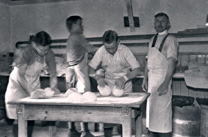 Aprons Gallery: Royal Albert Orphanage, Bagshot, Surrey - baking
