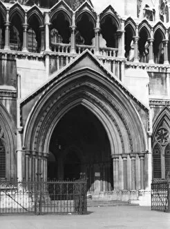 Images Dated 18th May 2011: Royal Courts of Justice