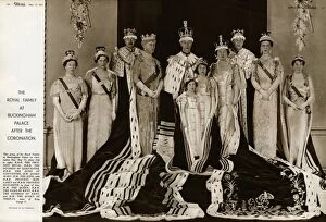 Images Dated 25th January 2012: The Royal Family at Buckingham Palace after the Coronation