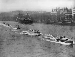Images Dated 30th May 2012: Royal Motor Barge on the River Thames, 1937