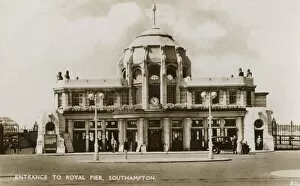 Gate House Collection: Royal Pier, Southampton