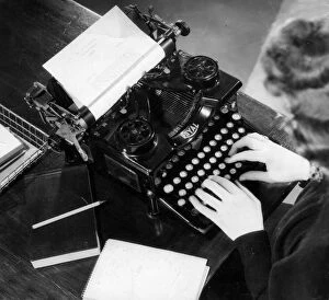 Typewriter Gallery: ROYAL TYPEWRITER