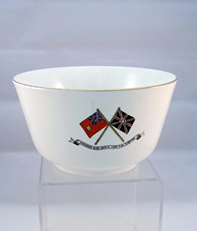 Images Dated 10th January 2013: Royal Vale china bowl - WWI