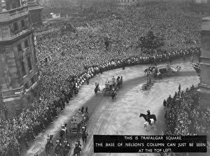 Images Dated 12th January 2012: Royal Wedding 1947 - procession in Trafalgar Square