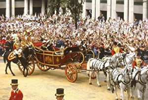 Royal Wedding Crowds Collection: Royal Wedding 1981