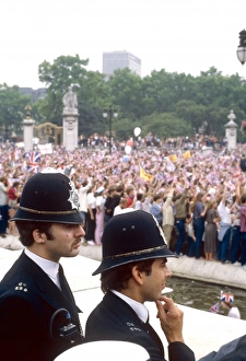 Royal Wedding Crowds Collection: Royal Wedding 1981