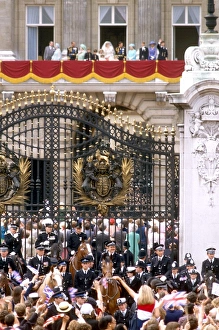 Royal Wedding Crowds Collection: Royal Wedding 1981