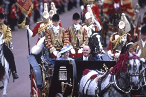 Images Dated 1st February 2011: Royal Wedding 1986 - the Queen and Major Ronald Ferguson