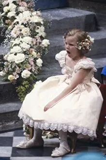 Royal Wedding Prince Andrew and Sarah Gallery: Royal Wedding 1986 - yawning bridesmaid