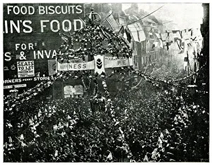 Teck Gallery: Royal Wedding crowd, Ludgate Circus, London