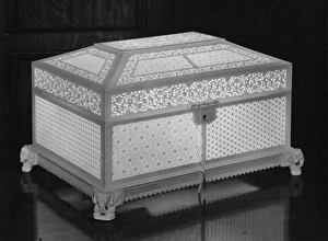 Images Dated 28th September 2012: Royal Wedding Gift 1947