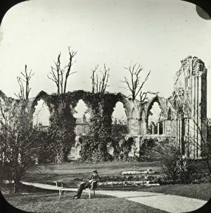 Ruins of an unidentified Church, Abbey or Chapel