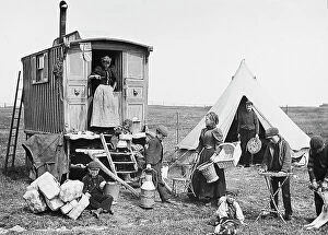 Gypsy Collection: Rural Gypsy encampment Victorian period