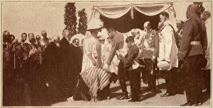 Nicolas Collection: Russia - Tsar Nicholas II meeting veterans at Borodino