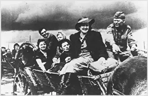 Entertain Prints: Russian Actors in War