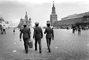 Russian soldiers in Red Square, Moscow Russian soldiers in Red Square, Moscow