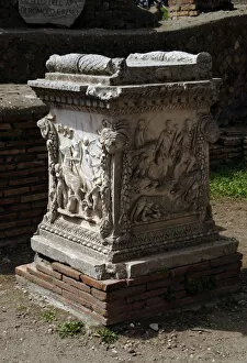 Images Dated 5th April 2009: Sacellum. Altar. Ostia Antica