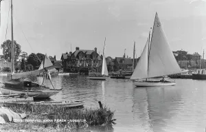 Horning Prints: Sailing at Swan Reach