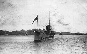 Images Dated 5th April 2012: A sailor on board HMS L19