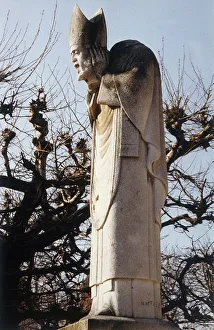 Images Dated 25th October 2017: SAINT DENIS STATUE