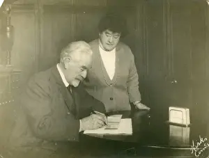 Samuel Edward Saunders with his wife about the time of t?