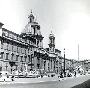 Piazza Gallery: Sant Agnese in Agone, Piazza Navona, Rome, Italy