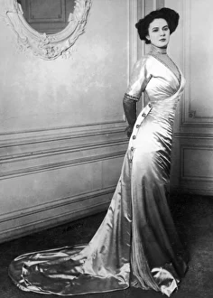 Fashion Gallery: Satin Evening Gown C1905