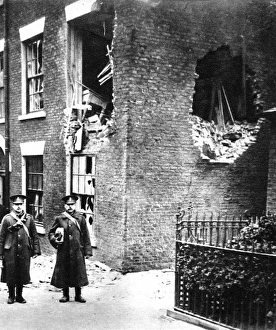 Images Dated 2nd January 2005: Scarborough after the German east coast bombardment: Kingscliffe camp offices damaged by a shell