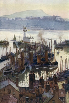 Images Dated 24th June 2011: Scarborough Harbour