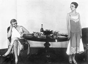 A scene from Fallen Angels at the Globe Theatre, London (1925) with Tallulah Bankhead and Edna Best Date: 1925