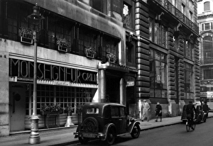 Images Dated 28th February 2012: Scene in Jermyn Street, London
