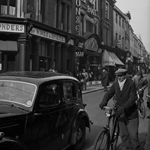 Images Dated 27th April 2021: Scene in Week Street, Maidstone, Kent
