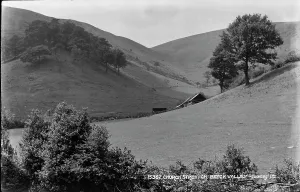 Stretton Prints: Scenic View of Batch Valley