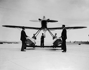Images Dated 21st September 2015: The Schneider Trophy 1929 - Calshot Spit, England