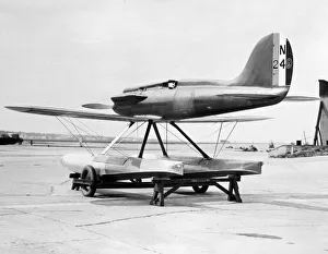 Images Dated 23rd September 2015: The Schneider Trophy 1929 - Calshot Spit, England
